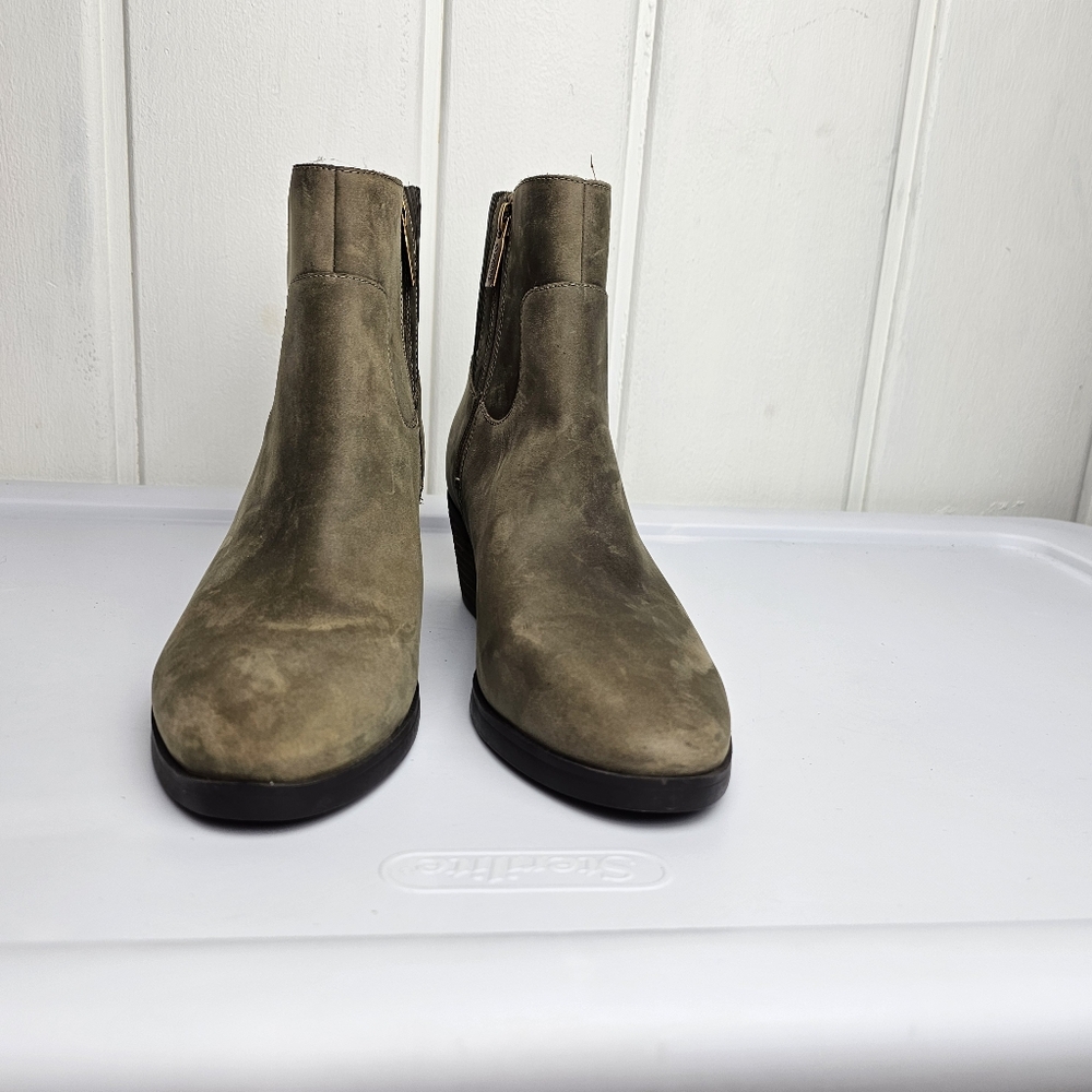 Vionic Shantelle Olive Green Waterproof Nubuck Leather Ankle Zip Booties 9 - Picture 3 of 12